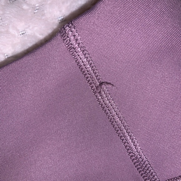 ❗️SOLD❗️Athleta run with it shorts - Picture 6 of 6